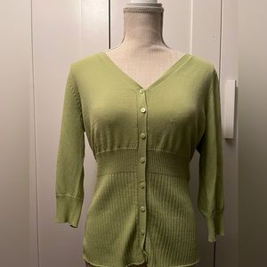 | Green cardigan |